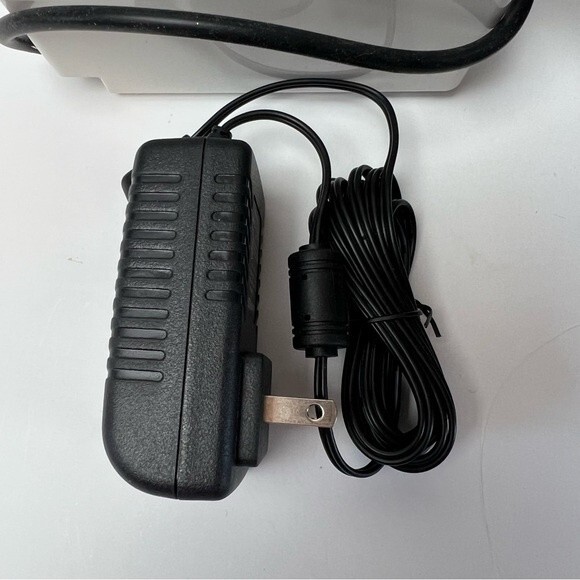 Luminess Air Airbrush Compressor System BC-100 Sprayer with Travel Case - Picture 5 of 9